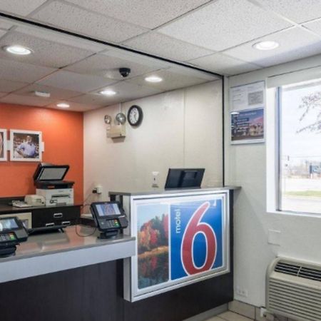 Motel 6 Chicago Southwest - Аурора Екстер'єр фото