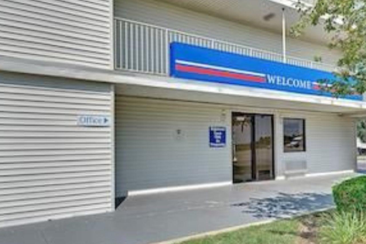 Motel 6 Chicago Southwest - Аурора Екстер'єр фото