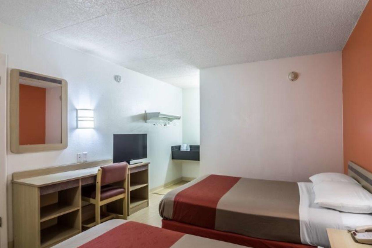 Motel 6 Chicago Southwest - Аурора Екстер'єр фото