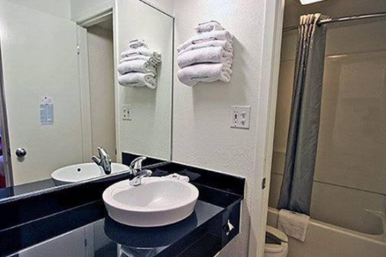 Motel 6 Chicago Southwest - Аурора Екстер'єр фото
