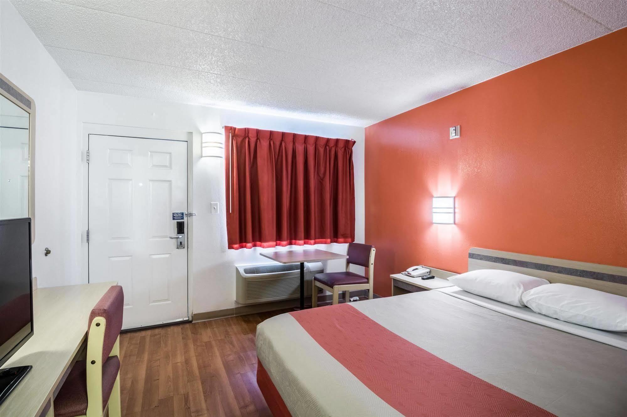 Motel 6 Chicago Southwest - Аурора Екстер'єр фото