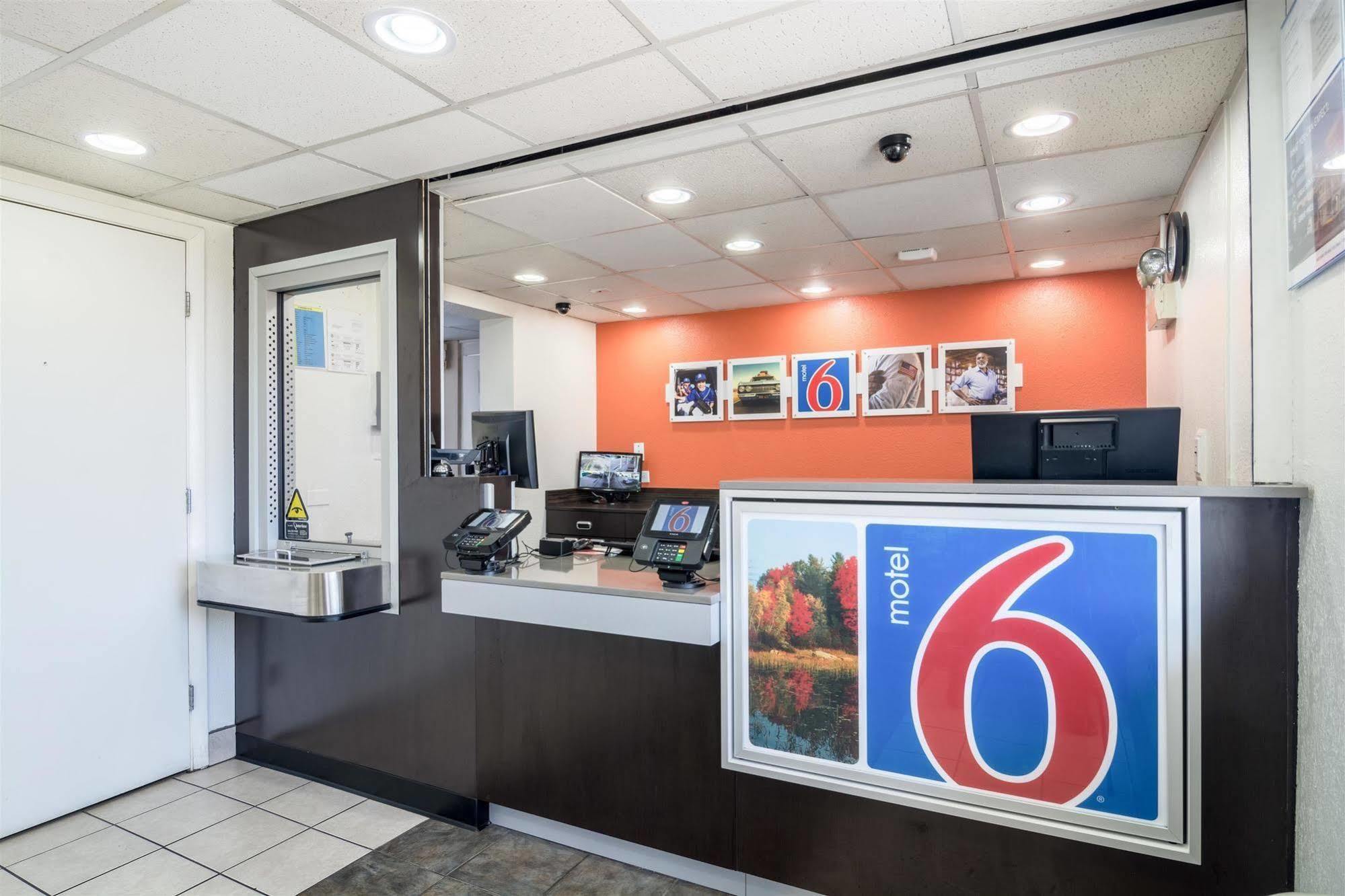Motel 6 Chicago Southwest - Аурора Екстер'єр фото