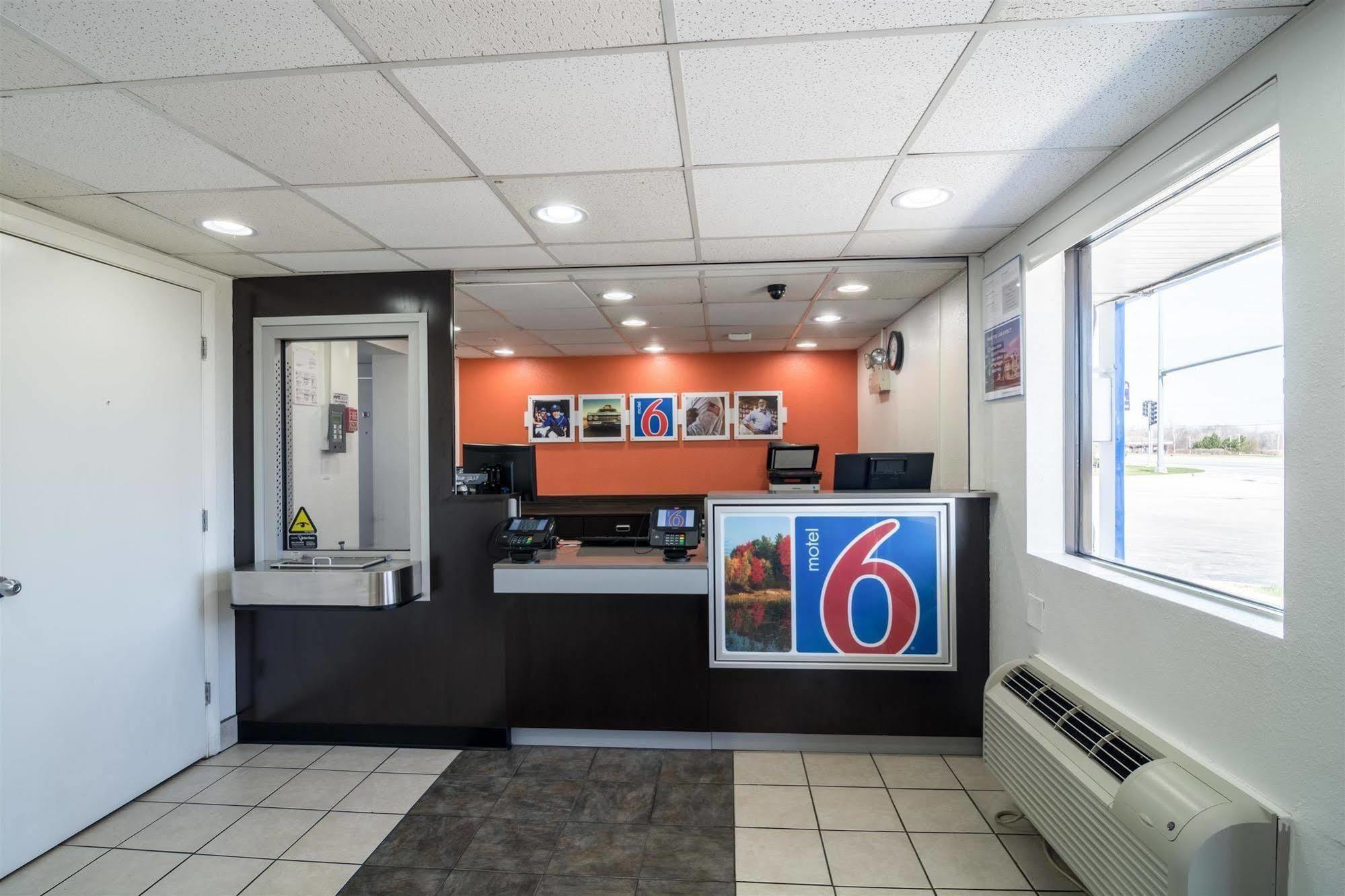 Motel 6 Chicago Southwest - Аурора Екстер'єр фото