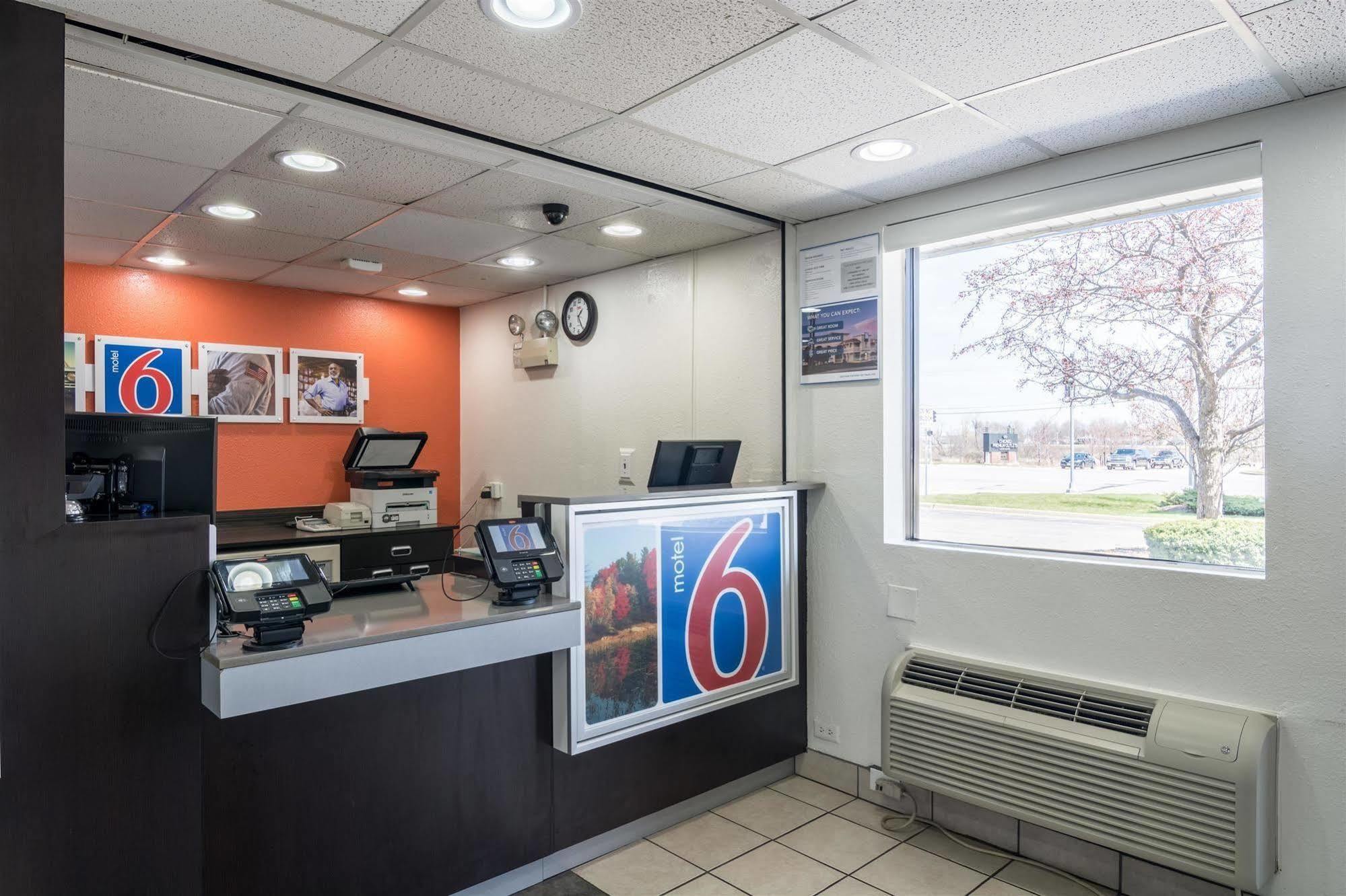 Motel 6 Chicago Southwest - Аурора Екстер'єр фото