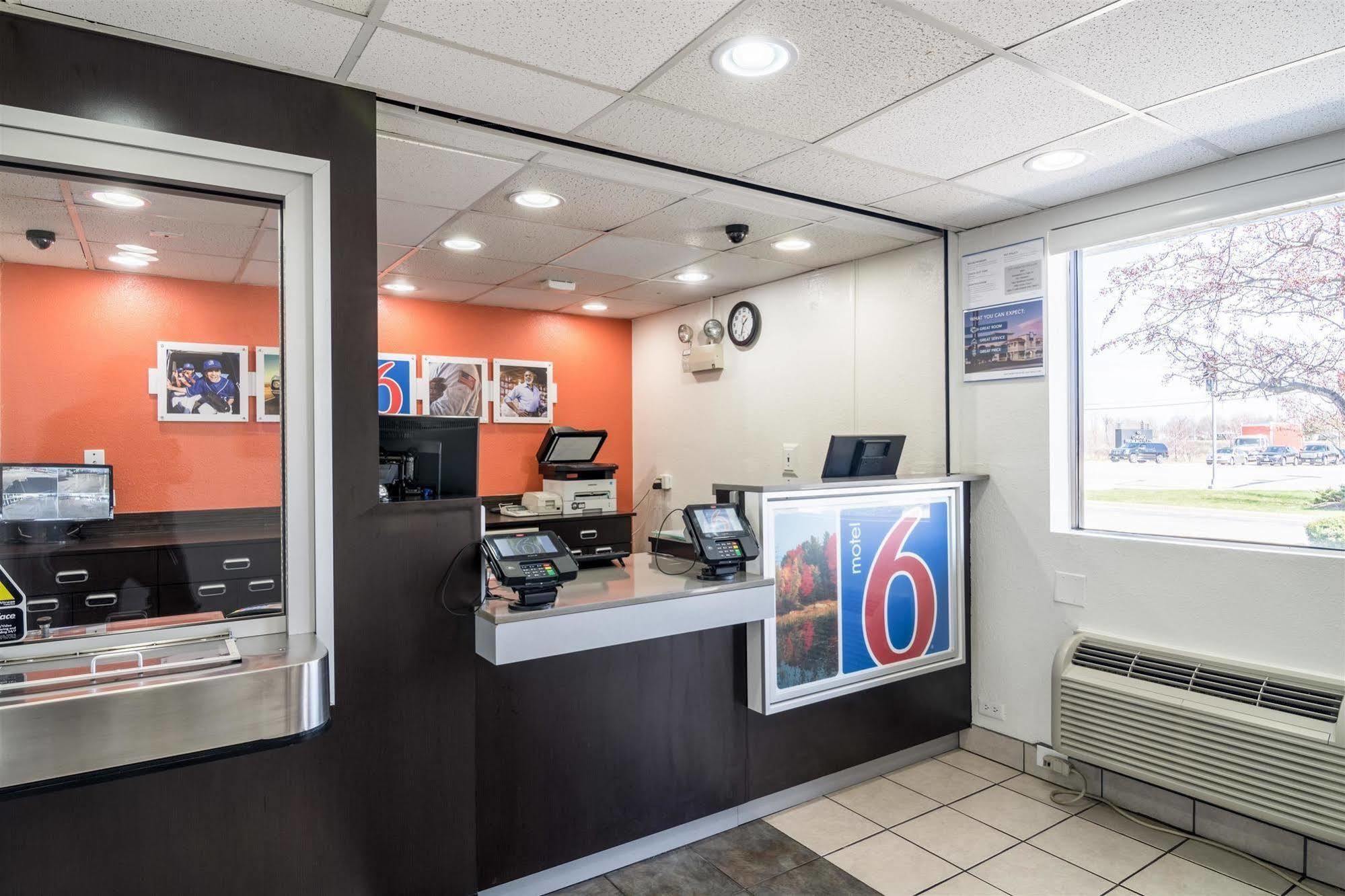 Motel 6 Chicago Southwest - Аурора Екстер'єр фото