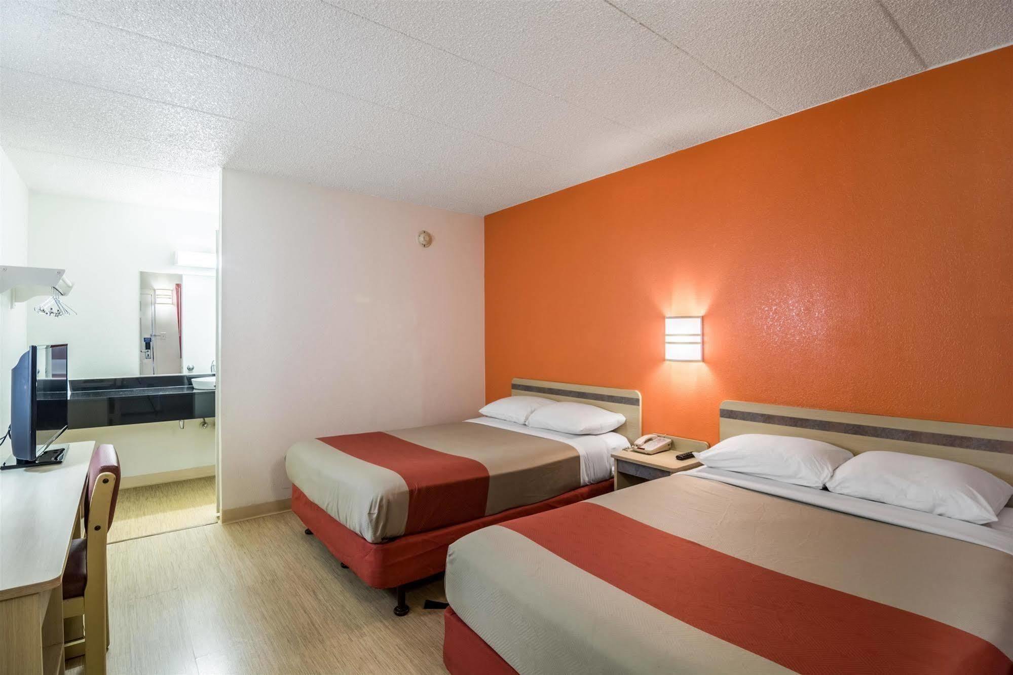 Motel 6 Chicago Southwest - Аурора Екстер'єр фото