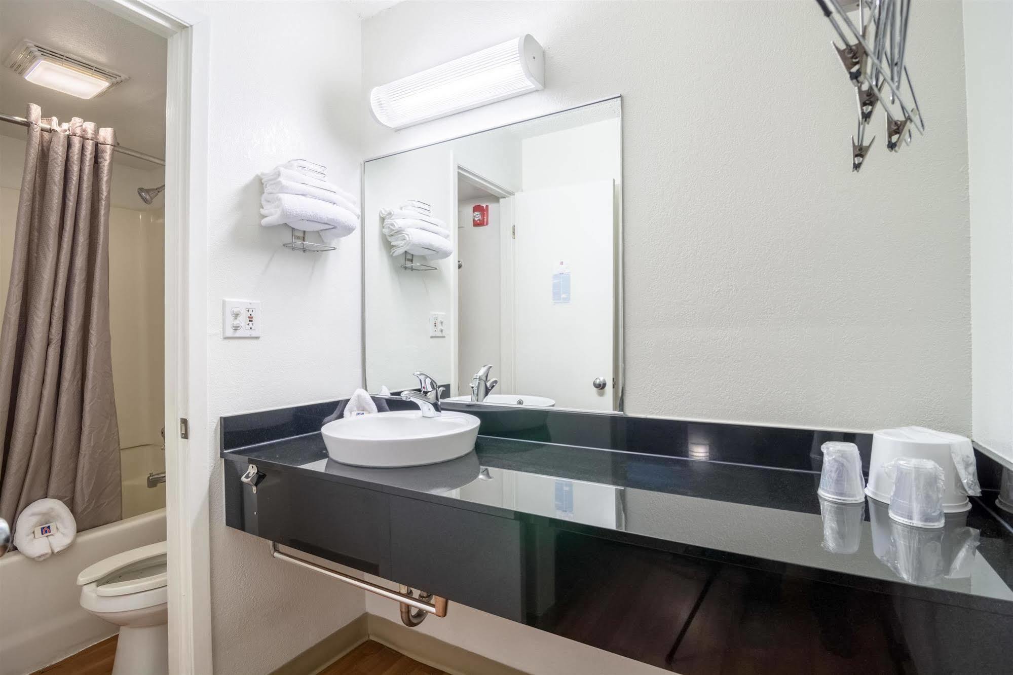 Motel 6 Chicago Southwest - Аурора Екстер'єр фото