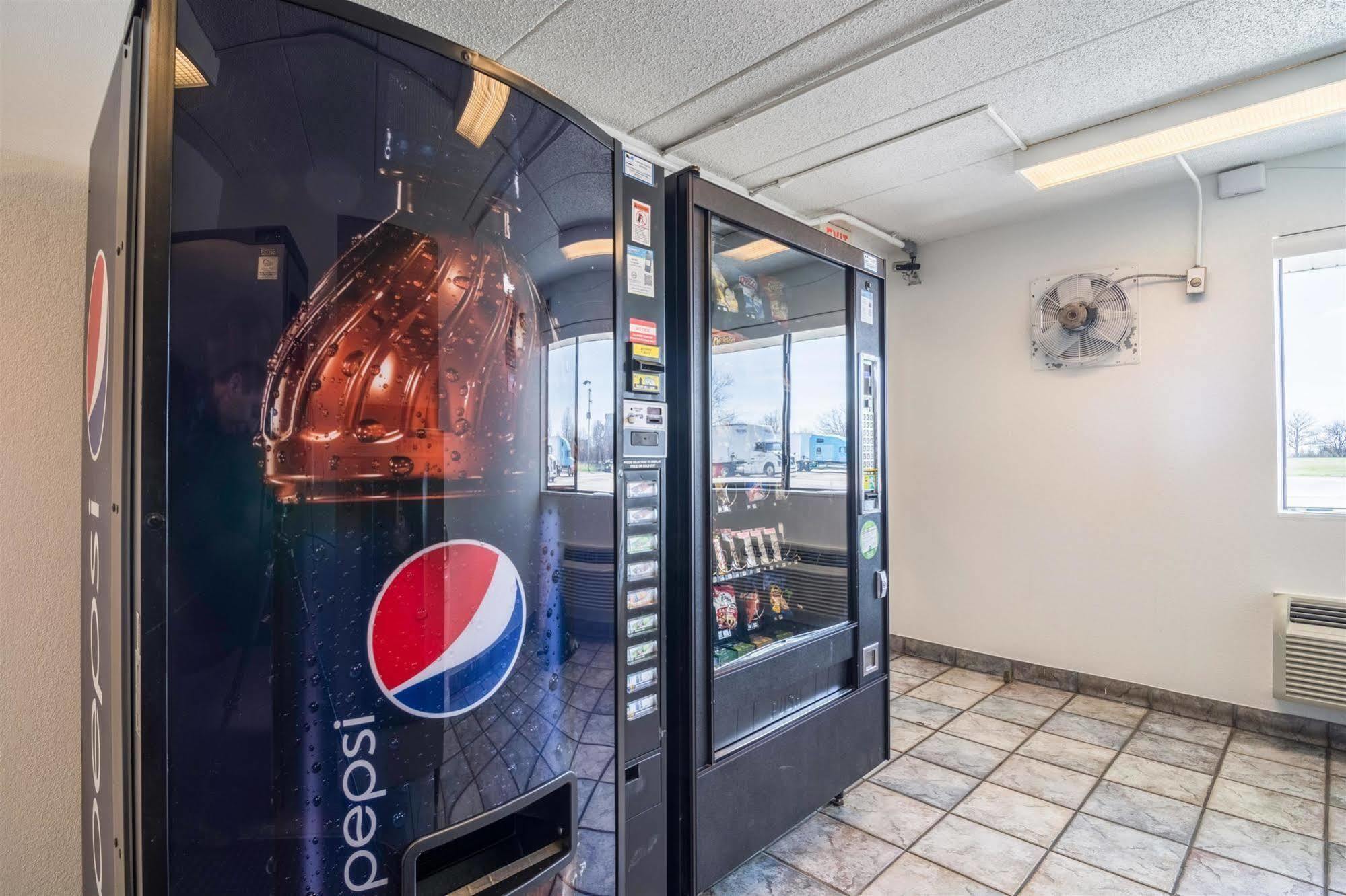 Motel 6 Chicago Southwest - Аурора Екстер'єр фото